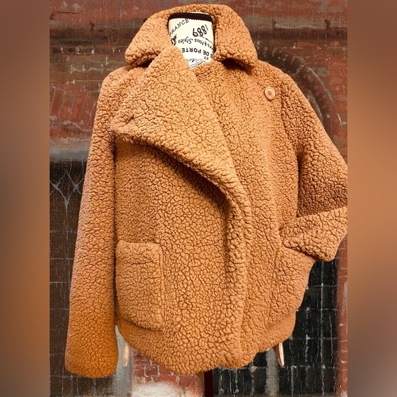 Philosophy Jackets & Blazers - Philosophy Republic Clothing Women’s Small Sherpa Coat • Tan Oversized Button